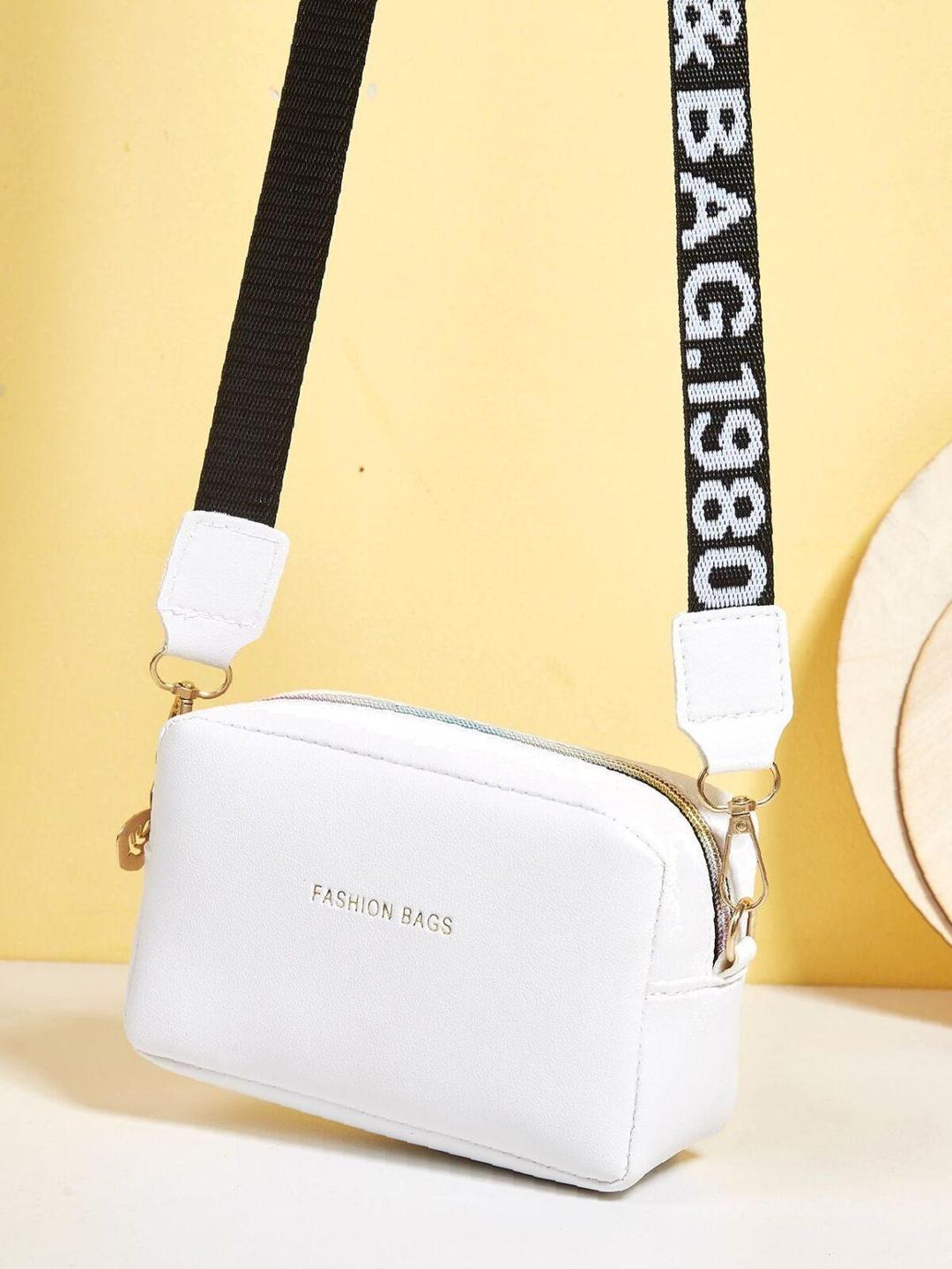 Chic White PU Leather Crossbody Bag for Girls đ¤