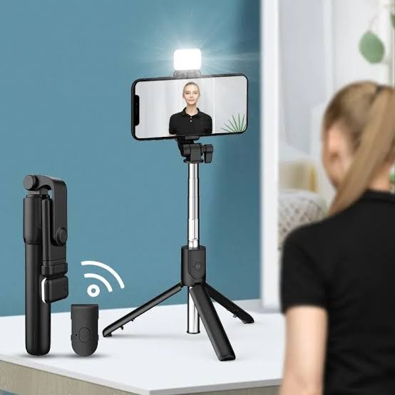 Selfie Stick With LED Light & Bluetooth button 